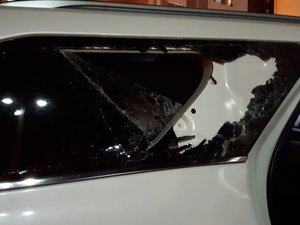 [Vídeo] Atacante do Criciúma, alagoano Zé Carlos tem carro apedrejado pela torcida