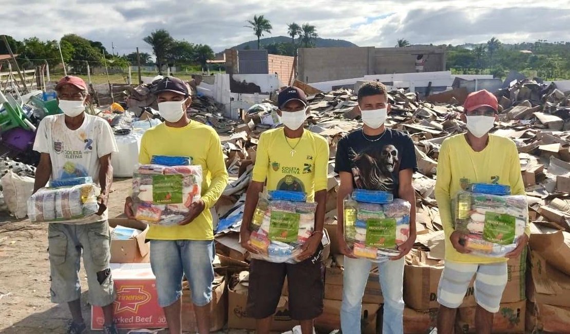 Semarh faz entrega da segunda remessa de cestas básicas às cooperativas e associações dos catadores em Alagoas