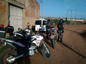 Moradores do Agreste encontram veículo abandonado e acionam a Polícia Militar
