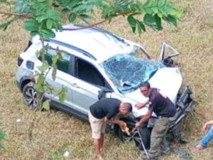 Alagoano morre em grave acidente na BR-104 após carro cair em ribanceira em Pernambuco