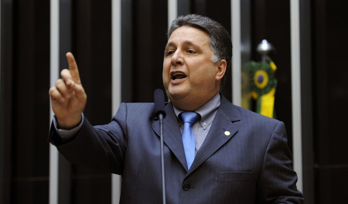 Ministro nega liminar para suspender condenação de Garotinho