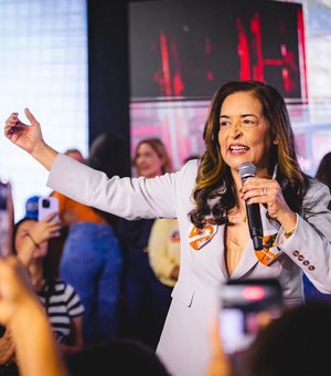 Dra. Eudócia sobe o tom contra Renan Calheiros durante ato de apoio a Marina JHC