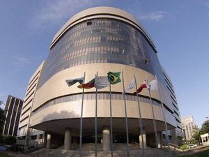 Deputados pediram liberdade de Lula 30 minutos após início do plantão de desembargador
