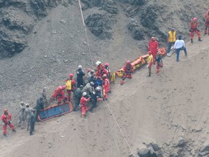 Morrem cerca de 36 pessoas em um acidente com ônibus no Peru