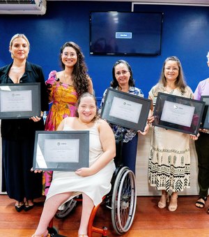 Mulheres inspiradoras são homenageadas por Teca Nelma na Câmara de Maceió