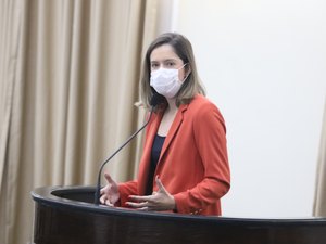 Deputada Cibele Moura faz indicação para que Estado construa creche na Barra de Santo Antônio