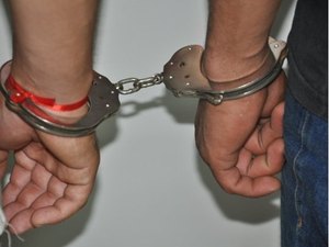 Polícia prende dois e evita prejuízo de R$1 milhão em agência bancária de Arapiraca