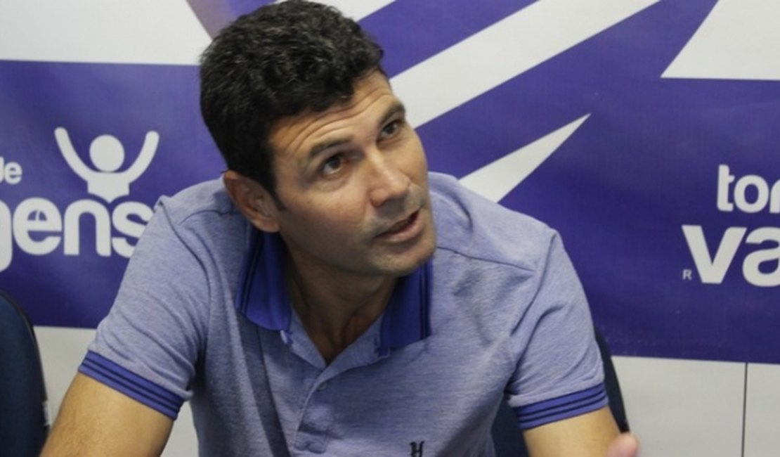 Atacante Katê é apresentado,enquanto Gilmar Batista foi dispensado