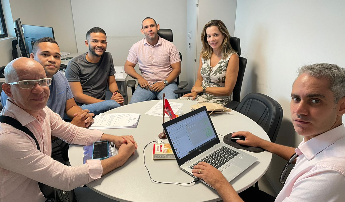 MPAL realiza reunião para tratar de regularização do transporte escolar fornecido pelo Estado