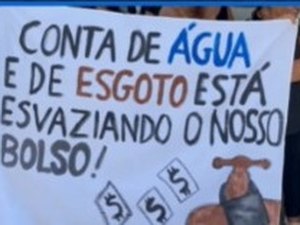 [Vídeo] Moradores de São Miguel dos Campos protestam contra concessionária de água