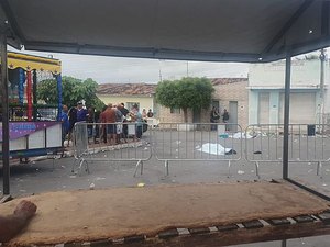 Delegado dá detalhes sobre buscas por suspeito de assassinar primos em festa no Sertão
