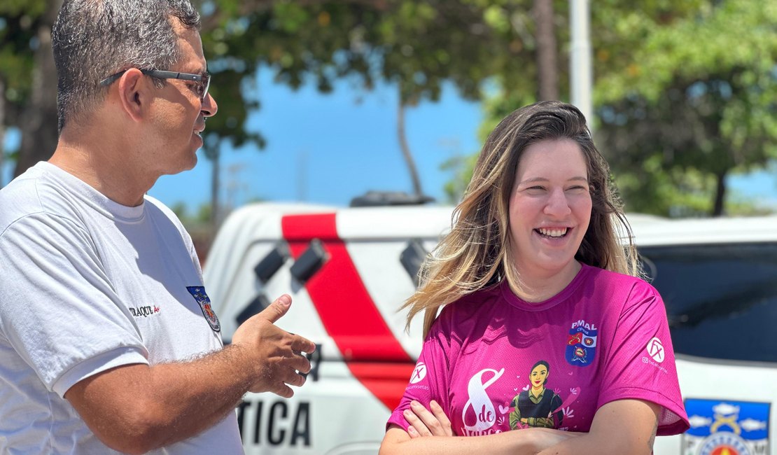 Cibele Moura participa de evento da PM em homenagem ao Dia da Mulher na orla de Maceió