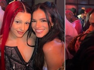 Bruna Marquezine tieta Rosalía e ganha resposta da espanhola na web: 'Amei te conhecer, rainha'