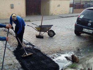 Serviços de pavimentação beneficia oito bairros de Arapiraca