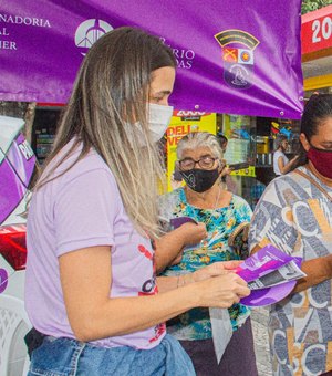 Ações de combate à violência contra a mulher são levadas para praça pública em Arapiraca
