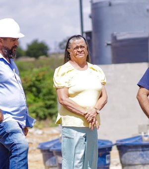 Prefeita Tia Júlia faz visita a obras no Conjunto Antônio Ribeiro