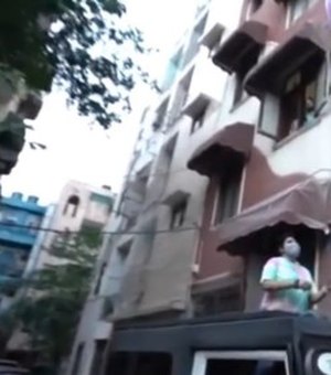 Youtuber indiano é preso por fazer seu cão ‘voar’ com balões de hélio
