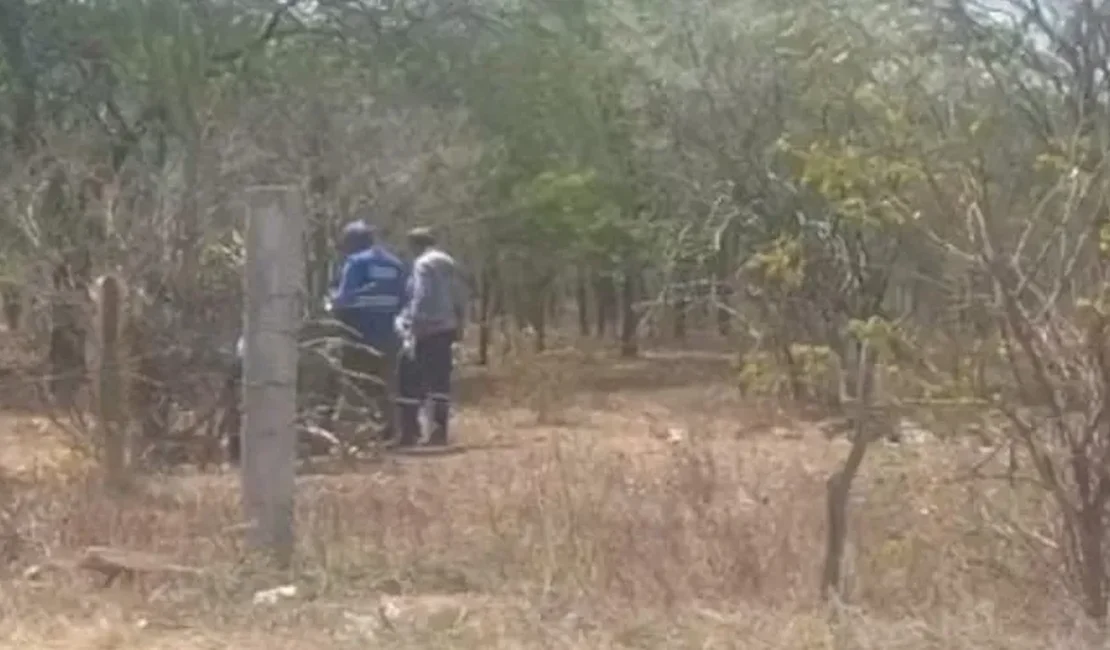 Dois homens são mortos a tiros na saída do Presídio do Agreste, em Girau do Ponciano