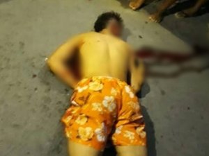 Jovem é assassinado com quatro tiros perto de hospital em Atalaia