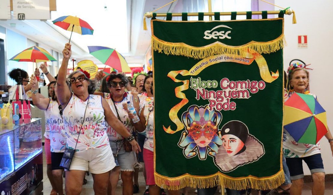 Bloquinhos de Carnaval animam corredores do Arapiraca Garden Shopping