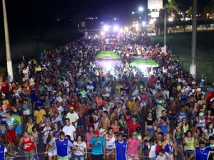 Arrastões da folia marcam Carnaval da Integração