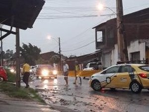 Com chuvas no agreste, problemas são registrados em Feira Grande e Arapiraca