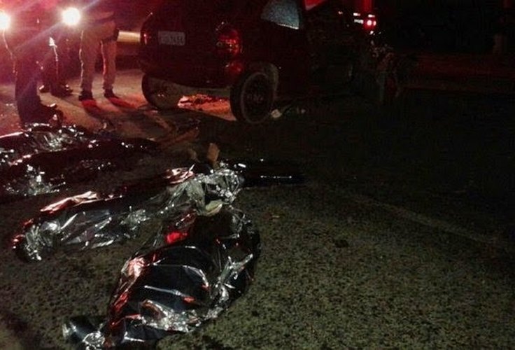 Acidente deixa quatro jovens mortos na BR-424 em Garanhuns