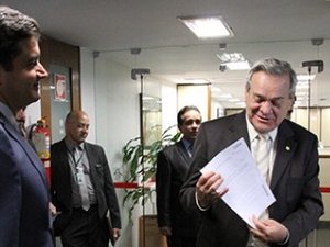 Rui Palmeira conversa com Ronaldo Lessa que pode sair candidato a governador