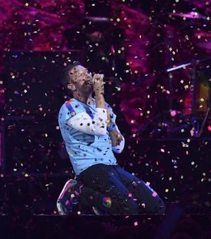 Coldplay vai fazer pausa em viagens para desenvolver turnês mais sustentáveis