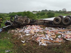 Acidente deixa uma pessoa morta e outra ferida na AL-115