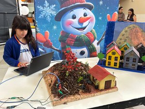 Feira de Tecnologia movimenta alunos do Colégio Santa Esmeralda, em Arapiraca