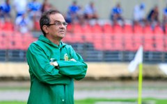 Suspenso, Francisco Diá não ficará na área técnica no jogo com o ASA