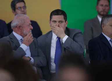 Governo Lula pressiona Alcolumbre por fim da 6x1 antes das eleições