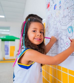 Arapiraca é destaque nacional em acesso à educação e lidera ranking em Alagoas