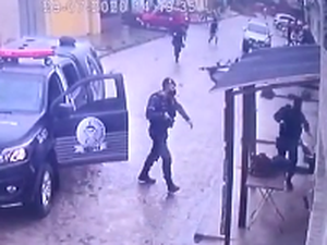 [Vídeo] Câmera mostra que criança estava em carro envolvido em perseguição policial