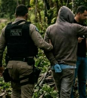 Suspeito confessa crime e indica local de corpo em área de mata no Benedito Bentes, em Maceió