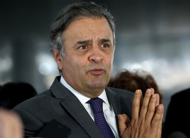 Aécio reassume presidência do PSDB com desafio para 2026 de garantir tempo de TV