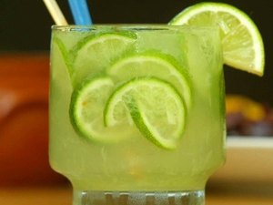 Cachaça 51 terá monopólio da caipirinha nas praias do Rio nas Olimpíadas