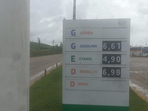 Preço do litro da gasolina passa custar até R$ 6,61 em Porto Calvo