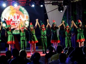 Apresentações de escolas e estreia de espetáculo teatral foram os destaques do Natal Luz desta quinta (23)