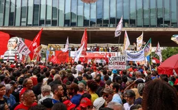 Em várias capitais, manifestantes vão às ruas contra PL da Dosimetria