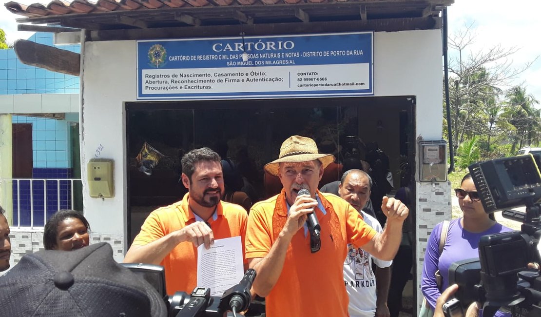 Théo Pontes registra em cartório compromisso para abrir mão de salário de prefeito