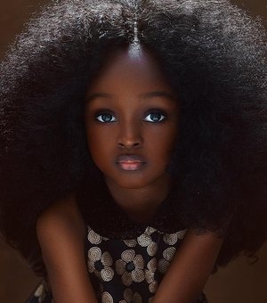 Menina de 5 anos da Nigéria é considerada a 'garota mais bonita do mundo'