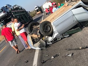 Colisão entre dois veículos deixa três feridos no Sertão de Alagoas