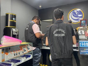 Após denúncias, Procon Maceió autua seis lojas de celulares por irregularidades