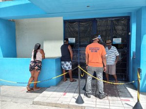 Restaurante Popular, no Centro de Maceió, adota o sistema 'pague e leve'