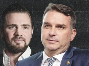 Flávio tentou levar Bolsonaro para assistir a documentário na casa de Vorcaro