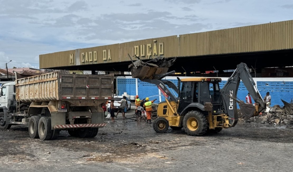 Prefeitura atua para reduzir danos de incêndio no entorno do Mercado da Produção