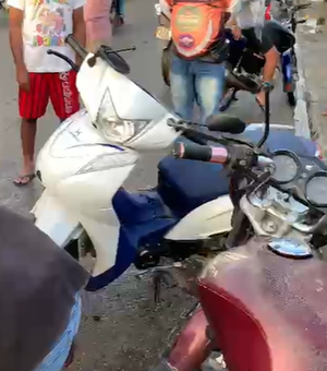 Colisão entre duas motos deixa mulher ferida em Matriz de Camaragibe