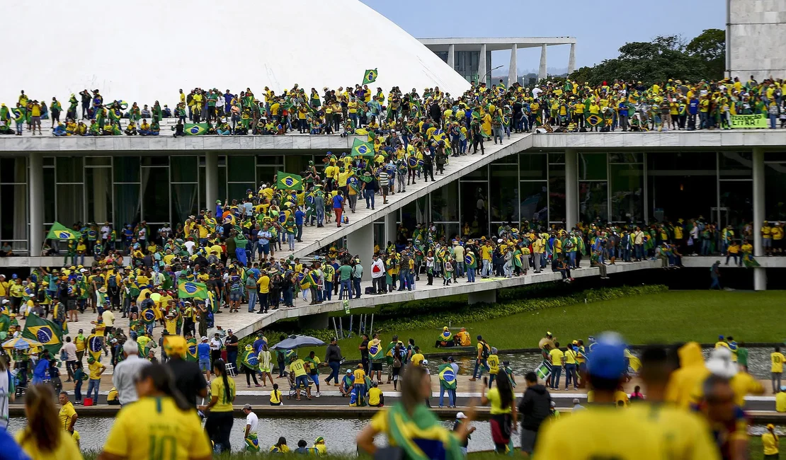 Sobe para 64% o número de brasileiros que são contra anistia aos envolvidos no 8 de Janeiro